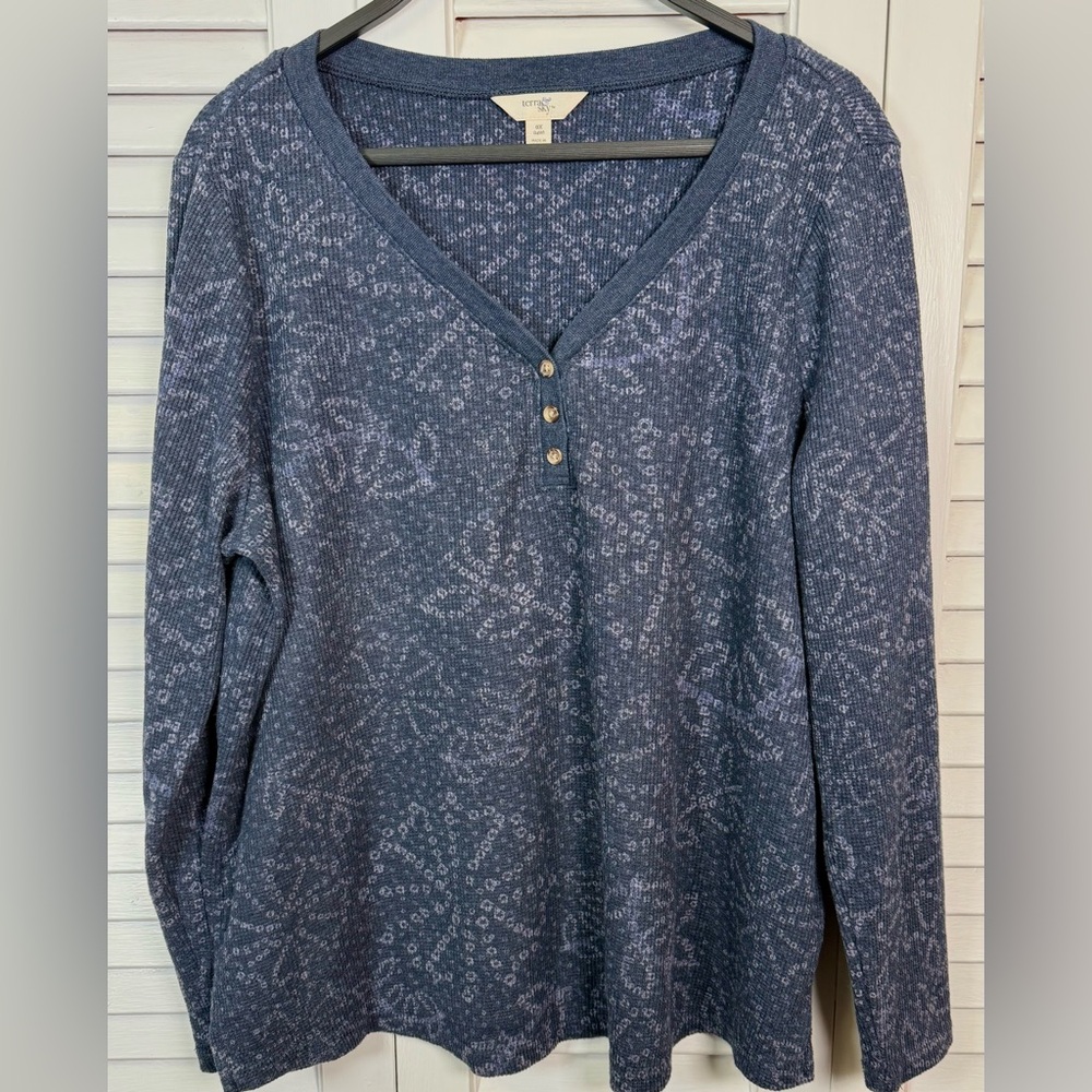 Terra & Sky Women’s Plus Waffle V Neck Henley Top